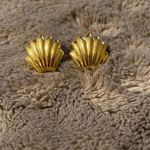 Monet Vintage Gold Tone Shell Pierced Earrings